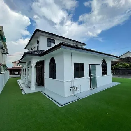 Villa President Homestay -4 Bedroom Aircond Wifi Vacations Home Kangar Exterior photo