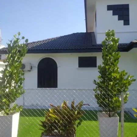 Villa President Homestay -4 Bedroom Aircond Wifi Vacations Home Kangar Exterior photo