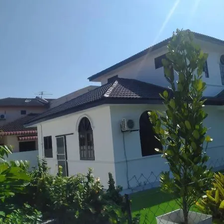 Villa President Homestay -4 Bedroom Aircond Wifi Vacations Home Kangar Exterior photo