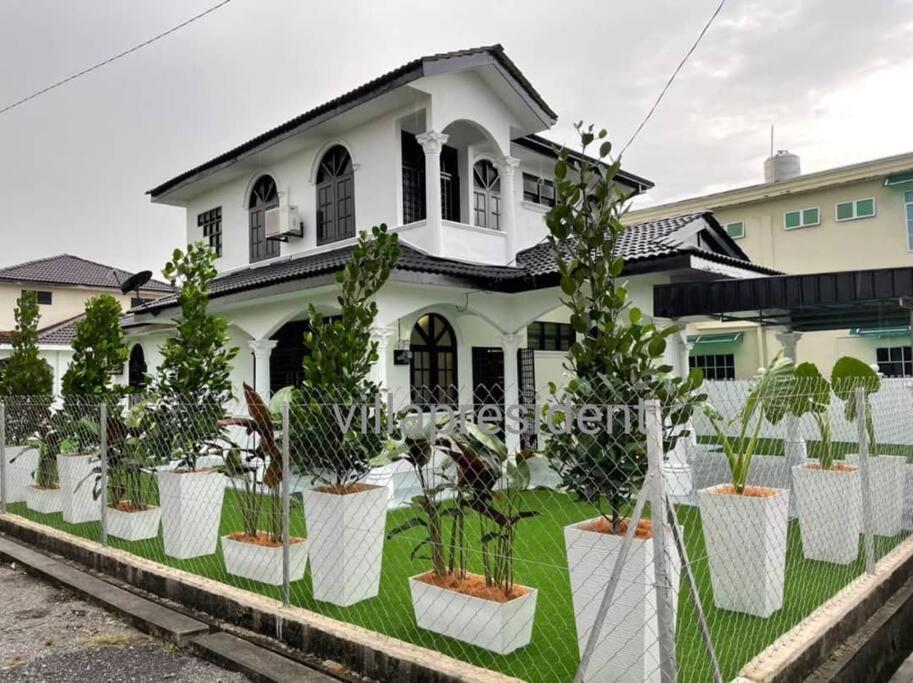 President -4 Bedroom Aircond Wifi Vacations Holiday home